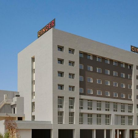 Ginger Sanand Hotel Екстериор снимка
