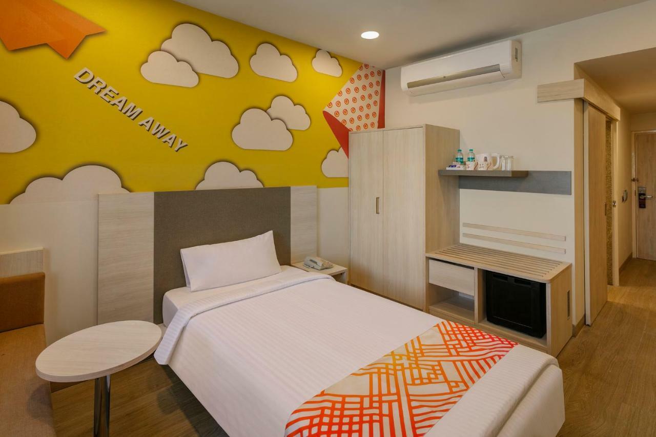 Ginger Sanand Hotel Екстериор снимка
