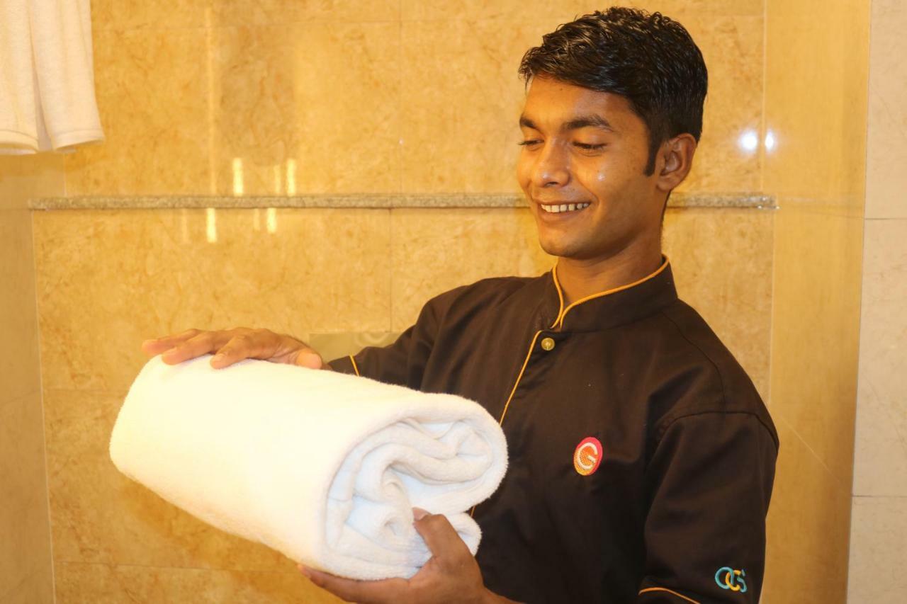 Ginger Sanand Hotel Екстериор снимка