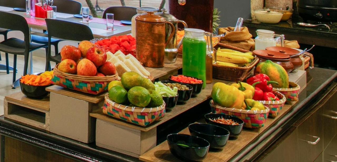 Ginger Sanand Hotel Екстериор снимка